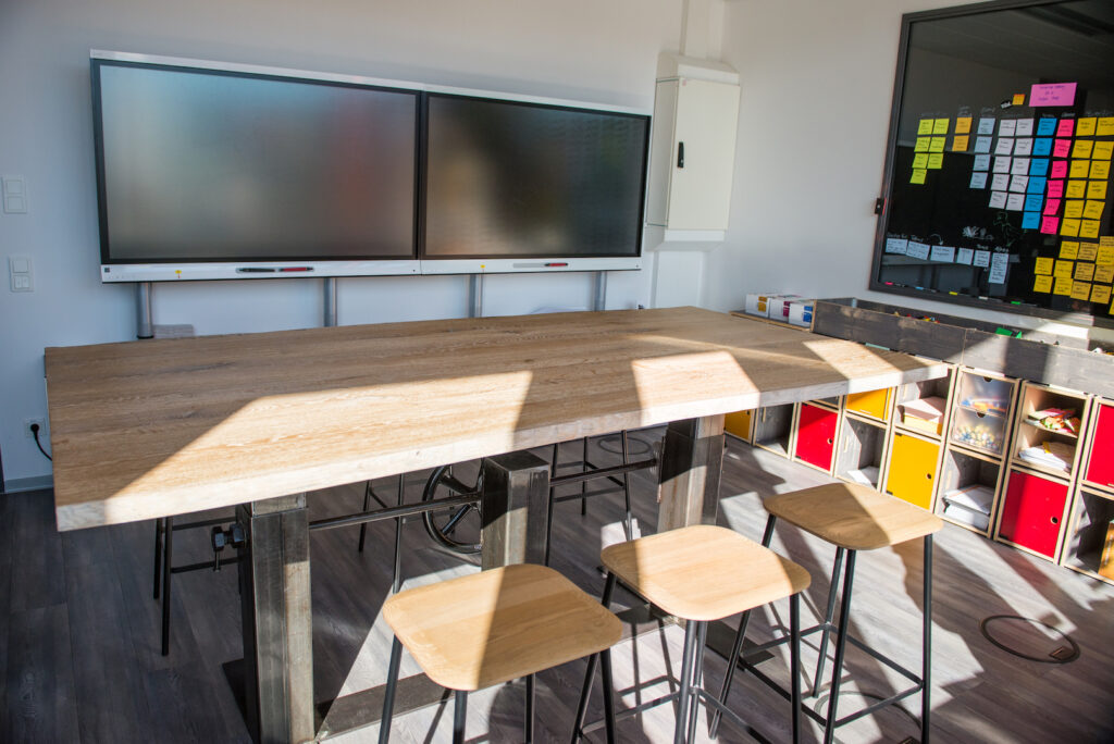 Beispiel Hochtisch in Konferenzraum