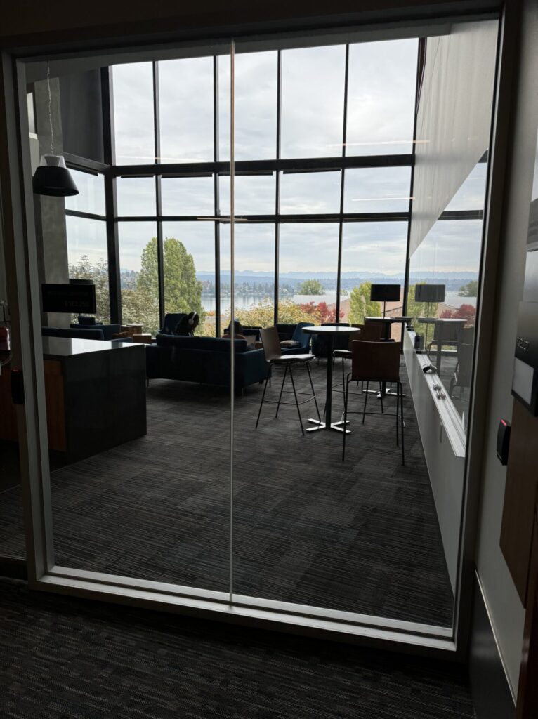 Beispiel Lernraum mit Glaswänden