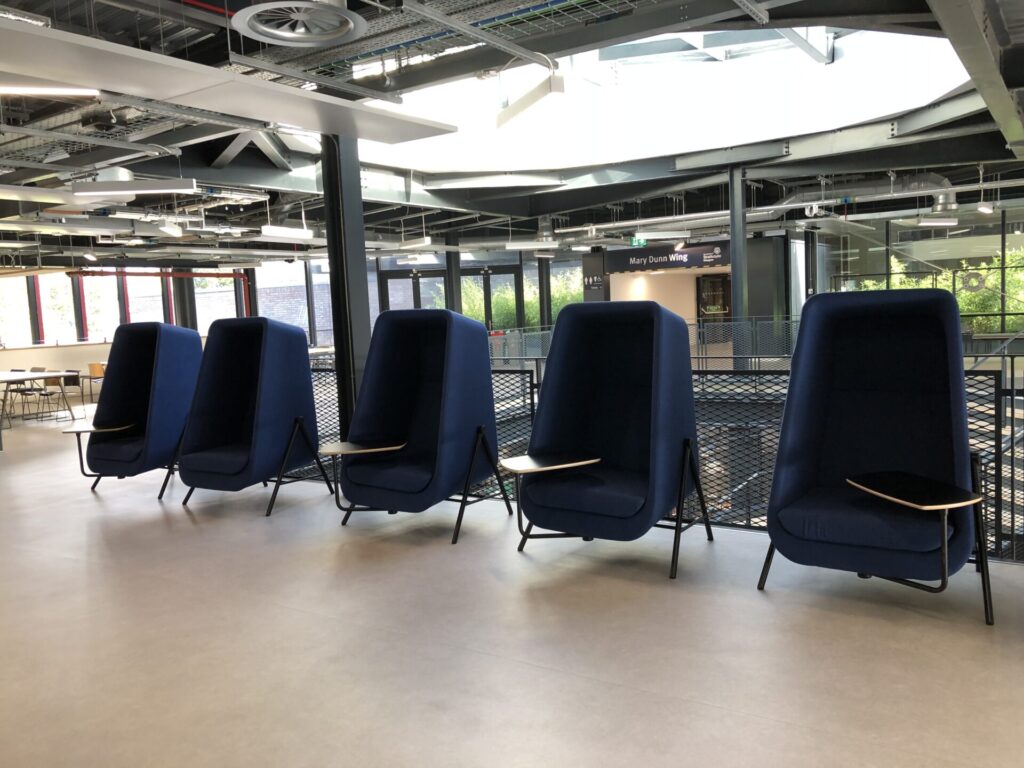 Beispiel Reihe von Sitzeiern